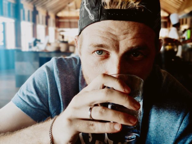 Drunk Eyes vs Normal Eyes: How Alcohol Changes Your Appearance